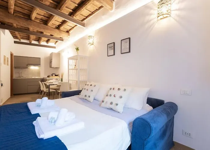 Apartment Historic Domus -100 Mt From The Colosseum And 1 Min Metro Rome